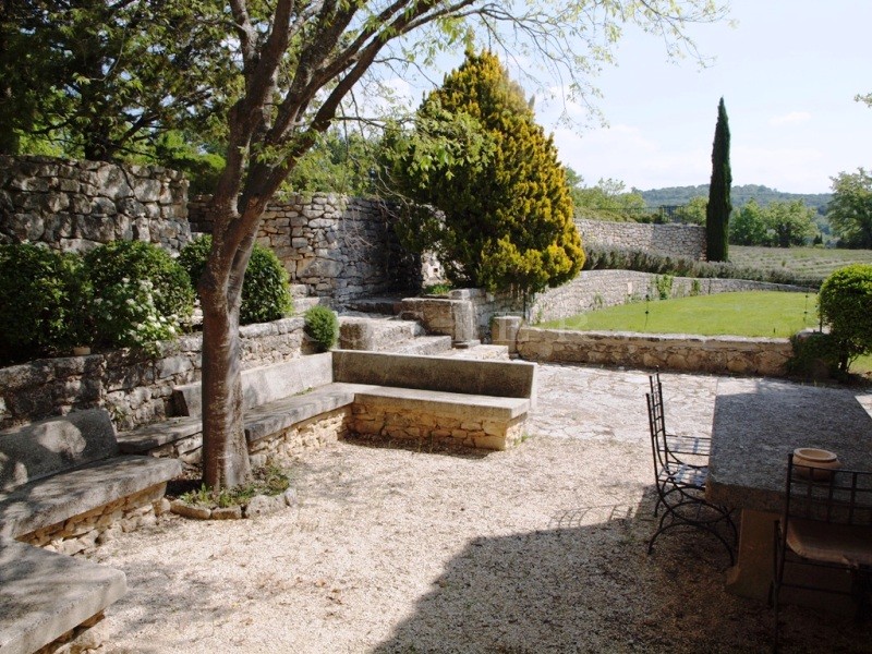Provence, Luberon, for sale, a renovated XVIth century sheepfold, on 7 hectares of grounds