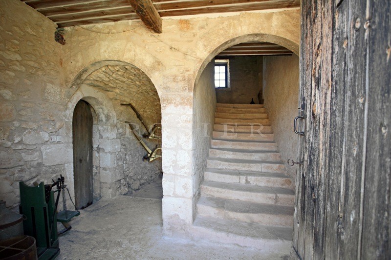 For sale, in Luberon, XVth century fortified farm with over 140 hectares of land 