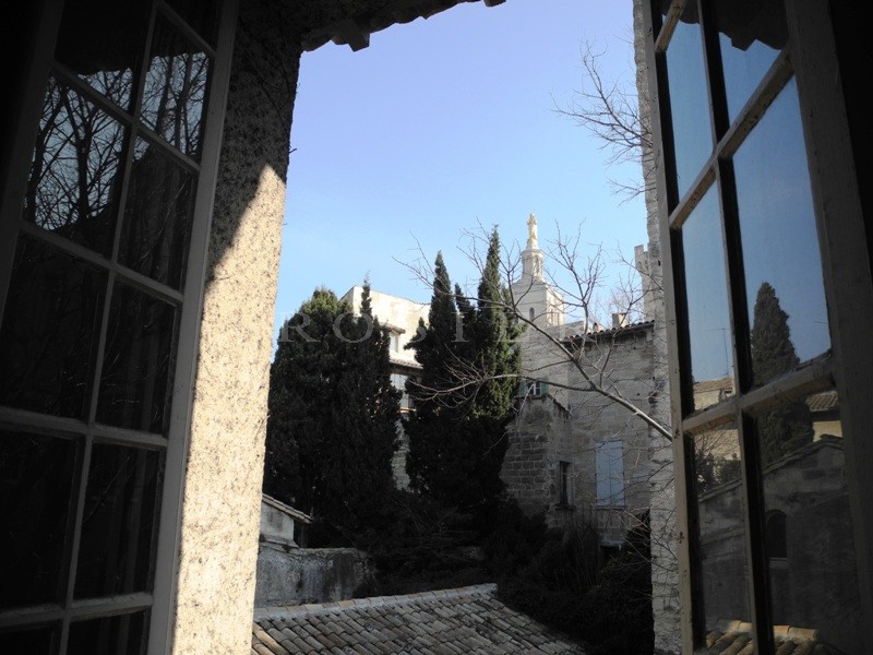 In the heart of Avignon, just a short walk from the Popes' Palace: luxury 150 m² appartment