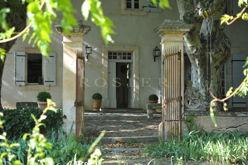 Beautifully renovated traditional 16th century mill close to Gordes, Goult and Menerbes in the Luberon