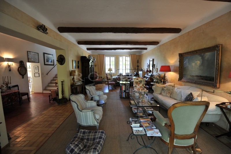 Beautifully renovated traditional 16th century mill close to Gordes, Goult and Menerbes in the Luberon