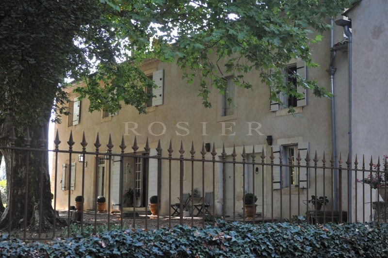 Beautifully renovated traditional 16th century mill close to Gordes, Goult and Menerbes in the Luberon