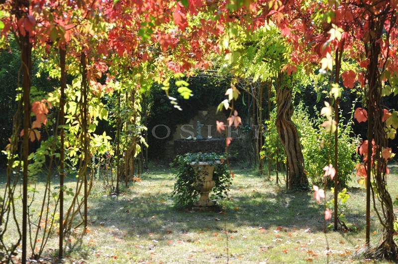Beautifully renovated traditional 16th century mill close to Gordes, Goult and Menerbes in the Luberon
