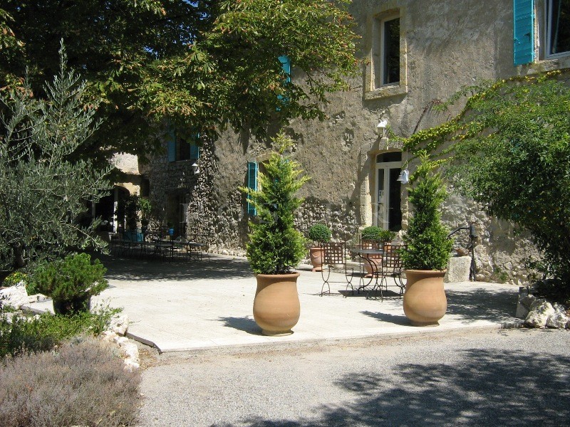 Close to the Alpilles mountains, for sale, traditional XVIIIth century manor house on 9000 m² of land, with swimming pool and breathtaking views 