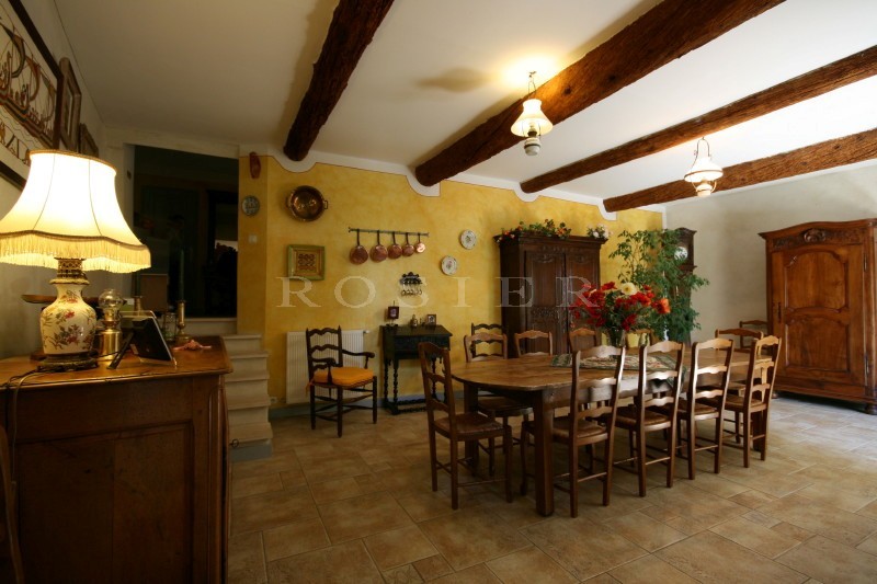 Close to the Alpilles mountains, for sale, traditional XVIIIth century manor house on 9000 m² of land, with swimming pool and breathtaking views 