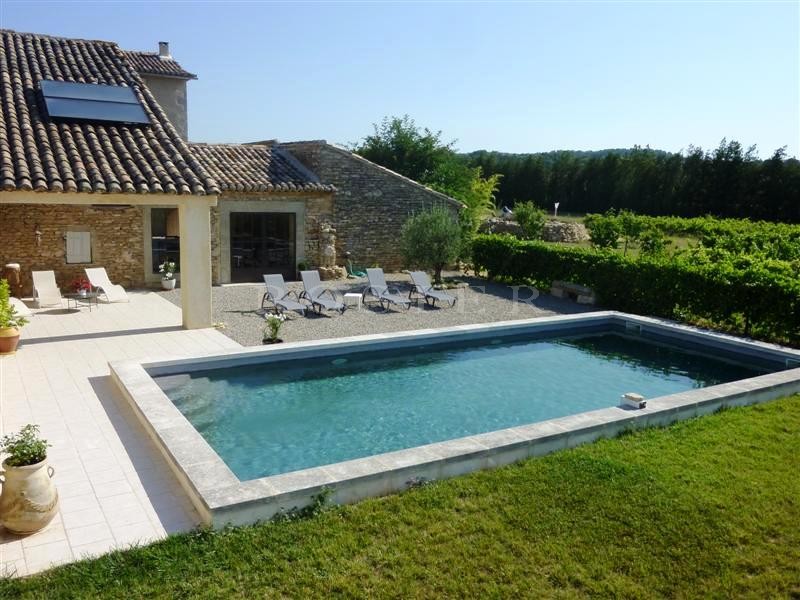 Bastide rénovée avec piscine et vue sur le Luberon à vendre