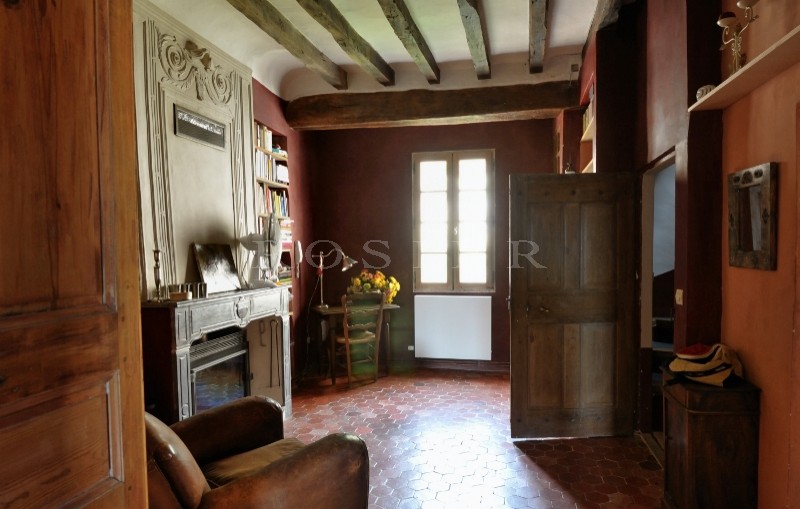 In a medieval village of the Luberon, for sale, a XIIth century property offering exceptional panoramic views