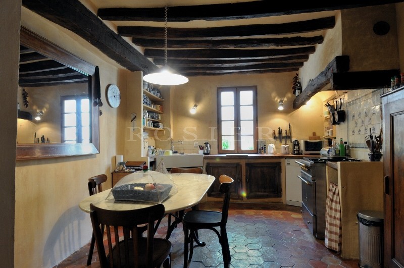 In a medieval village of the Luberon, for sale, a XIIth century property offering exceptional panoramic views