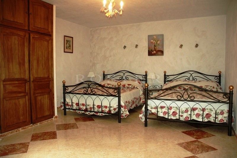 In the Drome Provençale, for sale, large 7-bedroomed villa with swimming pool and breathtaking views.