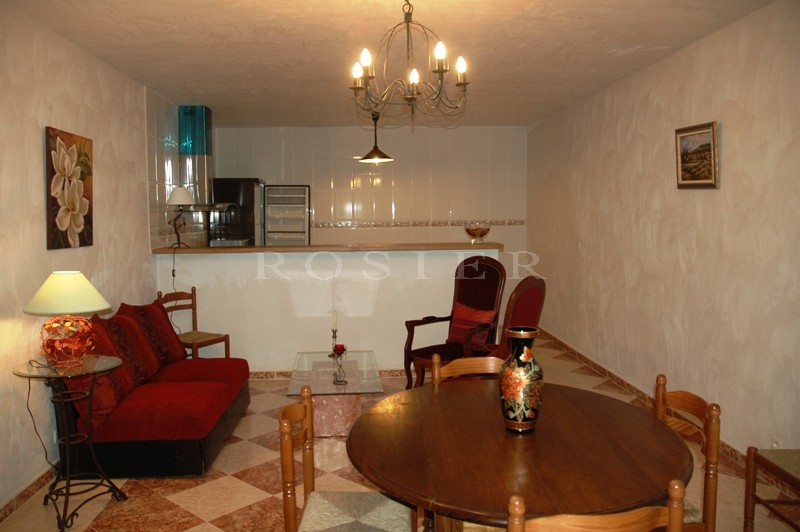 In the Drome Provençale, for sale, large 7-bedroomed villa with swimming pool and breathtaking views.