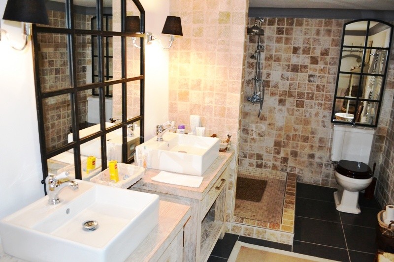In the heart of an authentic Luberon village: village house with interior courtyard and outbuildings