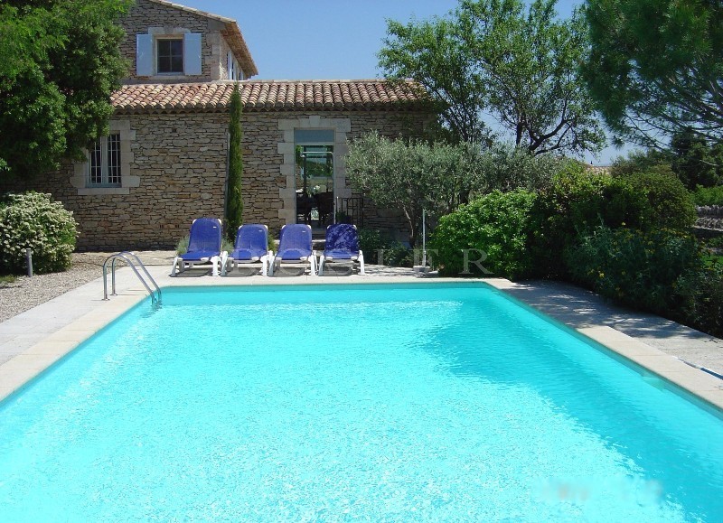 Superb stone house in a quiet residential area of Gordes, with superb views of the Luberon
