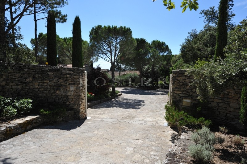 Luberon, for sale, up in the hills and just few minutes from a famous perched village, prestigious, contemporary-style property with amazing views.