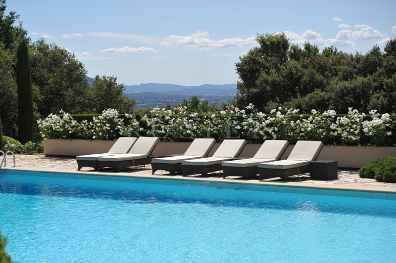 Luberon, for sale, up in the hills and just few minutes from a famous perched village, prestigious, contemporary-style property with amazing views.