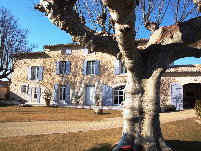 Restored farmhouse at the heart of a renowned Provencal village