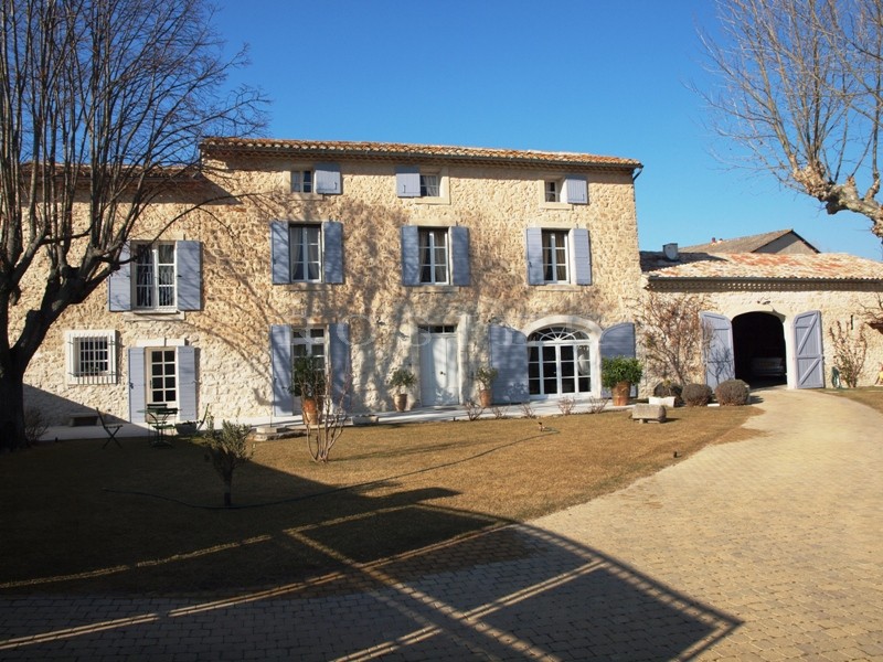 Restored farmhouse at the heart of a renowned Provencal village
