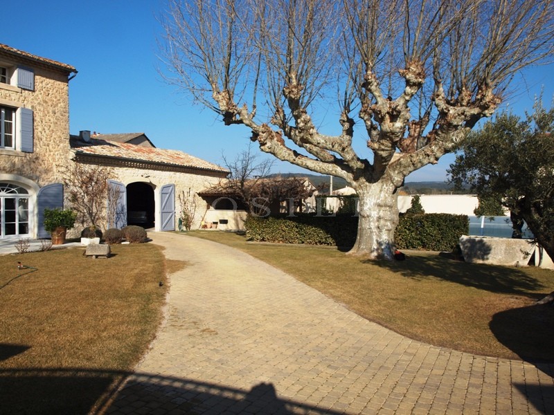 Restored farmhouse at the heart of a renowned Provencal village