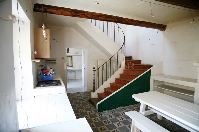 In the heart of a lovely Luberon village, a beautiful house for sale through Rosier of Gordes.