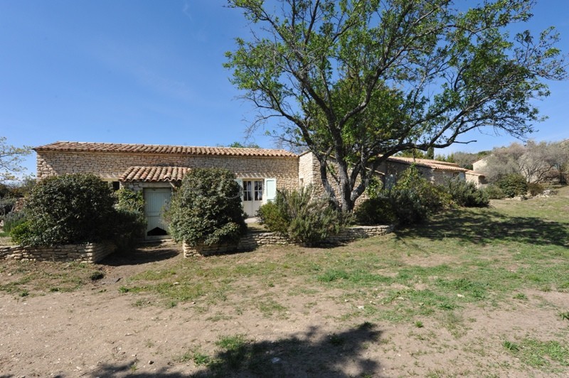 Stone houses to renovate in Gordes