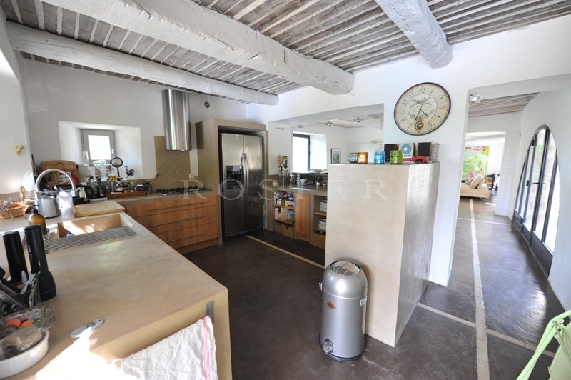 Luberon, close to the perched villages of Bonnieux and Menerbes, for sale, renovated farmhouse with more than 4.5 hectares of grounds