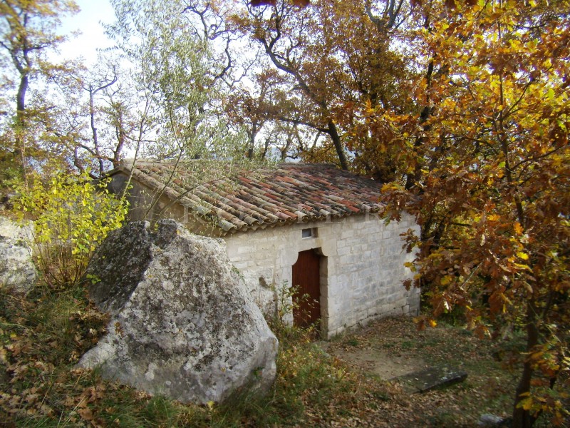 In the heart of the Luberon countryside, a small stone farmhouse nestled in a plot of about one hectare (2.5 acres)
