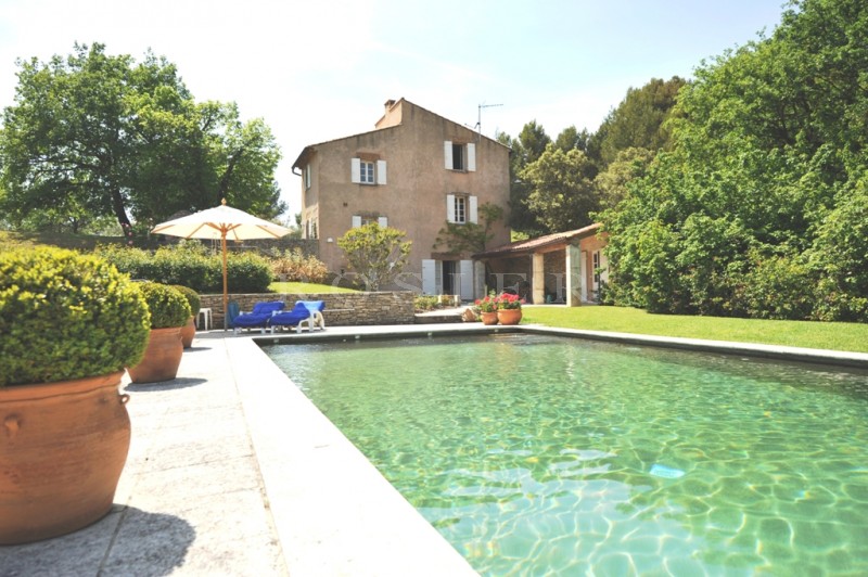 For sale, a magical place in the Luberon, a old farmhouse on 3 hectares grounds
