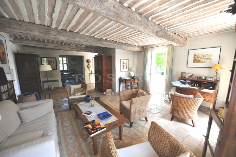 For sale, a magical place in the Luberon, a old farmhouse on 3 hectares grounds