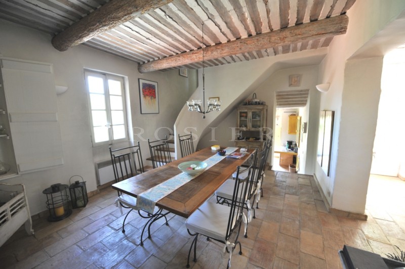 For sale, a magical place in the Luberon, a old farmhouse on 3 hectares grounds