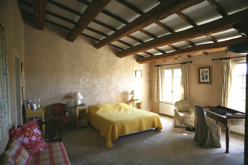 For sale, stone house with views over the Luberon mountain, nested in the heart of the monts de Vaucluse, 