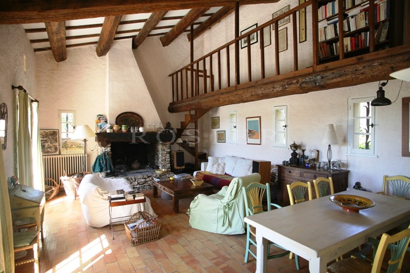 For sale, stone house with views over the Luberon mountain, nested in the heart of the monts de Vaucluse, 