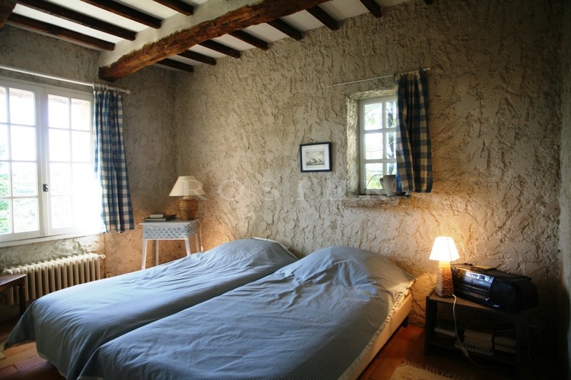 For sale, stone house with views over the Luberon mountain, nested in the heart of the monts de Vaucluse, 