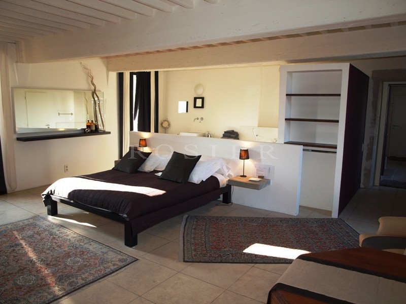 For sale, between the Drôme Provencale et Comtat Venaissin, a luxurious property perfectly combining the authenticity of the past with modern day comforts