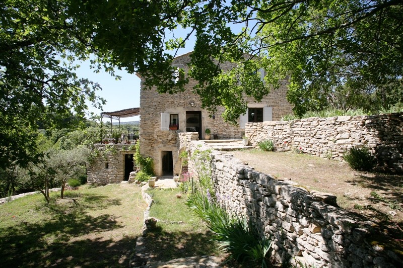 Luberon, for sale, beautiful provençale bastide, in a quiet area in Gordes with 7 000 of attached land