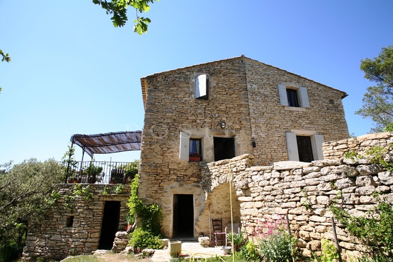 Luberon, for sale, beautiful provençale bastide, in a quiet area in Gordes with 7 000 of attached land