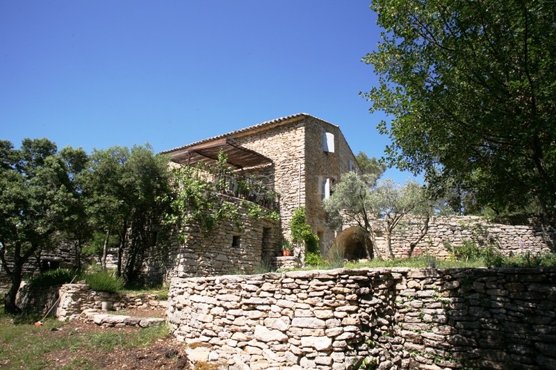 Luberon, for sale, beautiful provençale bastide, in a quiet area in Gordes with 7 000 of attached land