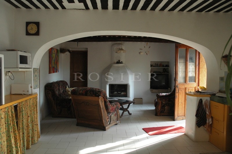 Close to Gordes, in the Luberon, a stone house on more than 1.5 hectares (3.7 acres) of grounds