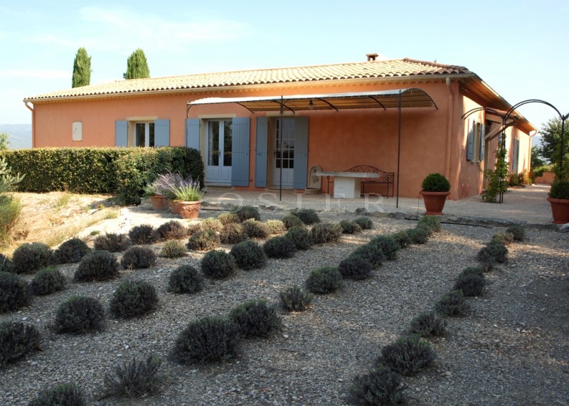 Recently constructed house with panoramic views of the Vaucluse mountains, Mont Ventoux and several villages in the Luberon valley