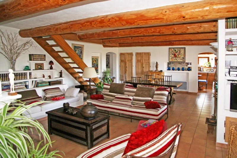 For sale, in a very sought after hamlet near Gordes in Provence, stone-clad house with outbuildings on 5,000 m² of landscaped grounds