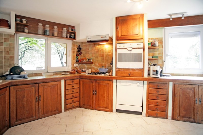 Contemporary house in the heart of the Luberon, near the villages of Roussillon and Gordes