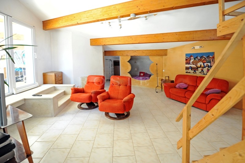 Contemporary house in the heart of the Luberon, near the villages of Roussillon and Gordes