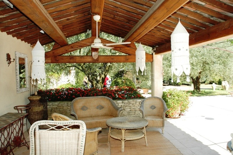 In Provence, for sale, property on a 16 hectares (almost 40 acres)  plot  close to Isle Sur la Sorgue, famous for its antiques markets