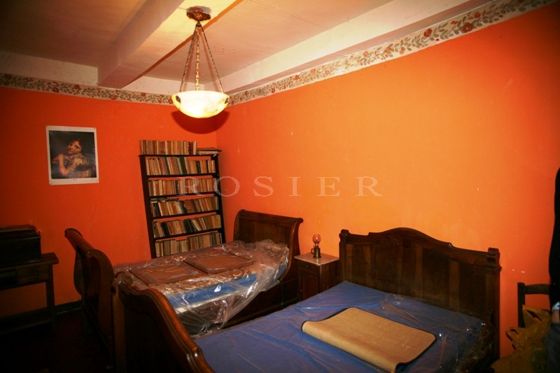 Simiane la Rotonde, for sale, old farmhouse with outbuildings and several hectares of grounds