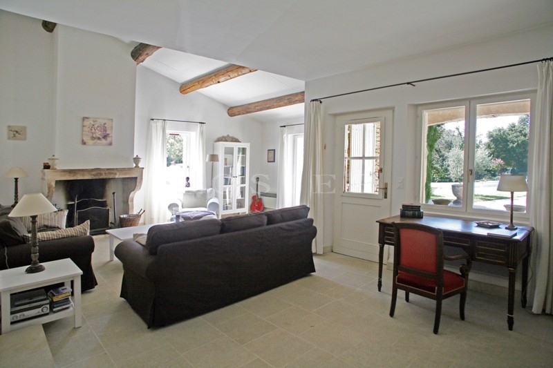 Gordes, for sale, house with a garden, terraces, swimming pool and pool house