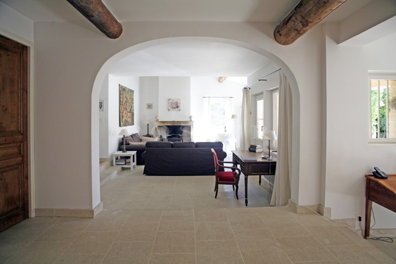 Gordes, for sale, house with a garden, terraces, swimming pool and pool house