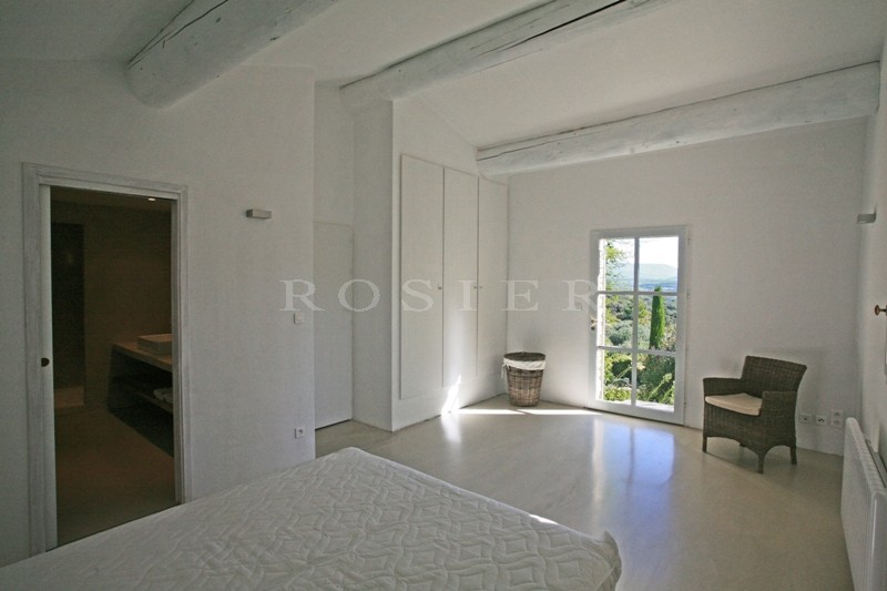 Gordes, for sale, stone house for sale offering unobstructed views of the valley and the Luberon.