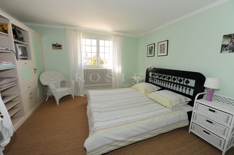 For sale, family home with swimming pool on 4.5 acres of land, close to a superb provencal village with shops.