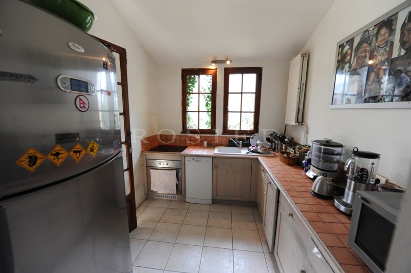 Gorde, close to the centre of the famous Luberon hilltop village, for sale, one storey stone house with a large garden