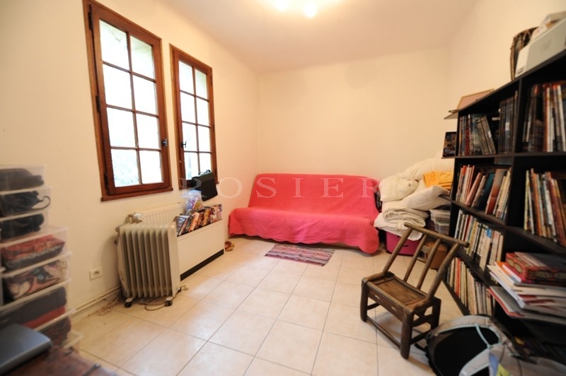 Gorde, close to the centre of the famous Luberon hilltop village, for sale, one storey stone house with a large garden