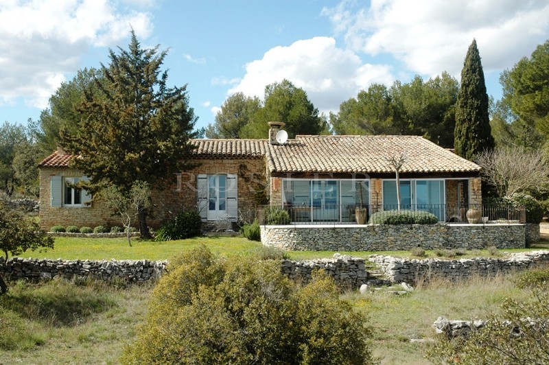 In Luberon, near Gordes, for sale, great location, stone house, facing South,  with swimming pool and views on the valley 