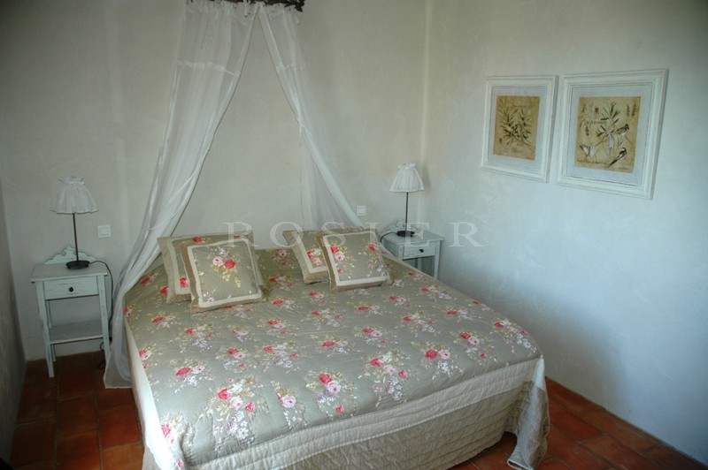 In Luberon, near Gordes, for sale, great location, stone house, facing South,  with swimming pool and views on the valley 